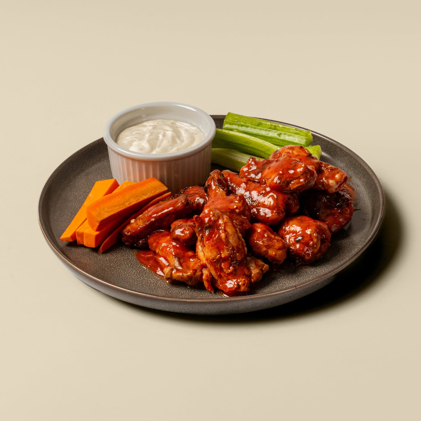 Alitas a la Parrilla con Salsa Buffalo.