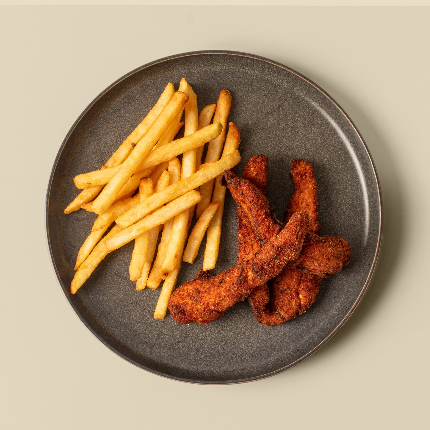 Chicken Fingers con Papas Fritas